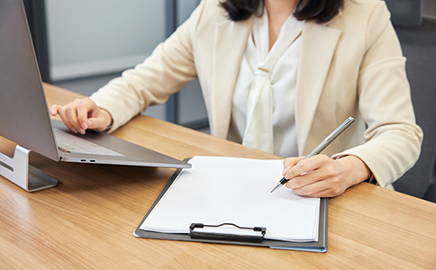 ?？诠咀?cè)資本變更