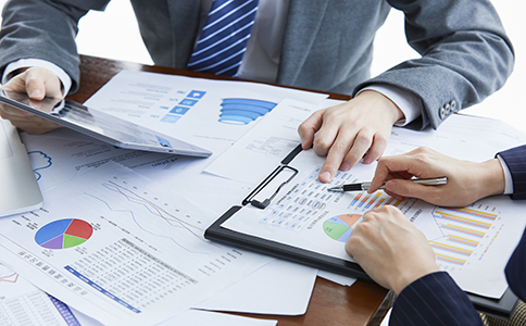 選擇?？诠咀苑?wù)的優(yōu)勢