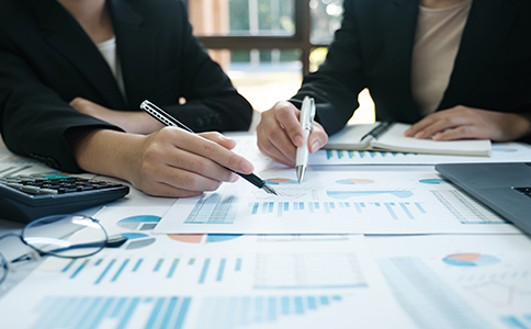 ?？谧陨虡说馁M用及時間