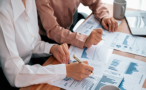 ?？谧?cè)公司的基本條件