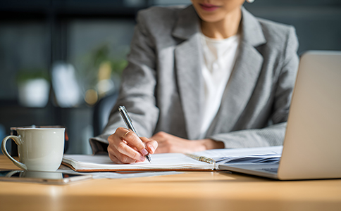 ?？谧?cè)公司費(fèi)用