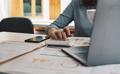 ?？谧N公司