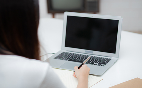 影響?？诠咀再M用的關(guān)鍵因素