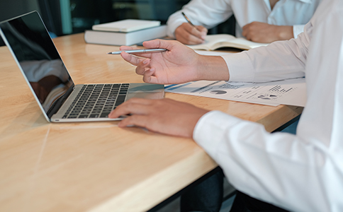 注冊?？诠緱l件