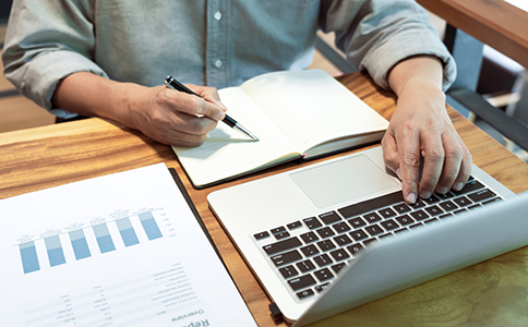 ?？谧允称饭镜幕静襟E