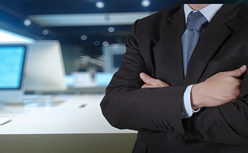 影響?？诖碜?cè)公司價(jià)格的主要因素