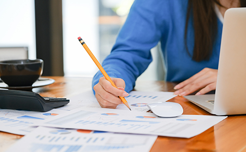 ?？谧怨敬k費用