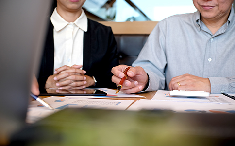 ?？谧?cè)公司需要的資料