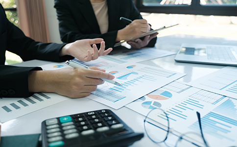 ?？谧载涍\公司的條件