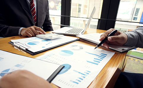 ?？诠驹黾幼再Y本的辦理流程